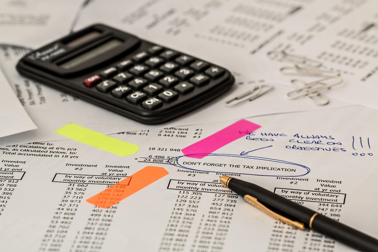 tax accountant calculator documents
